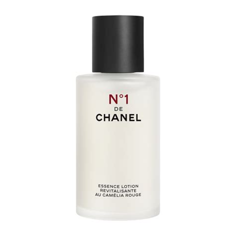 evens de chanel revitalizing essence.